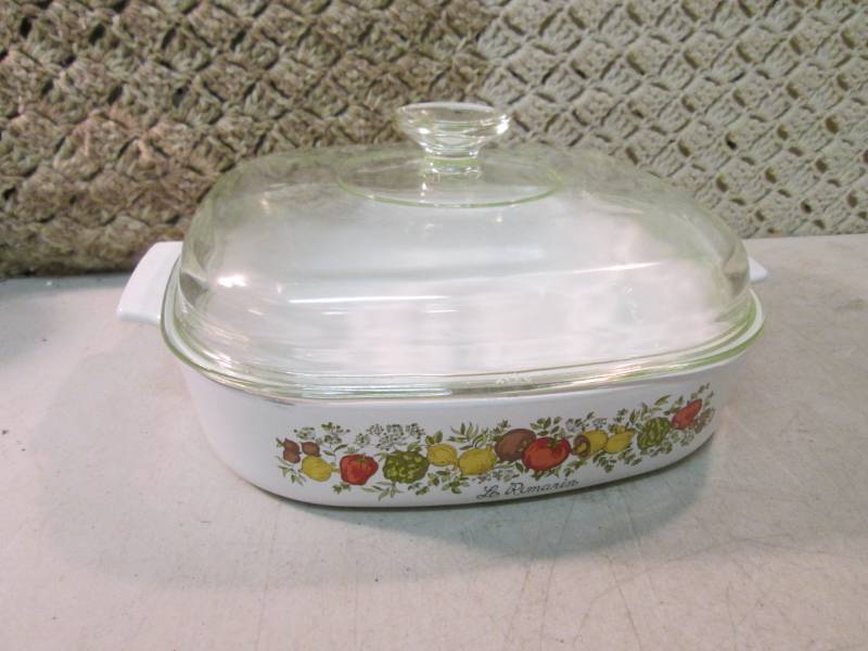 lot 51 image: Vintage Ovenware with Lid Matches L...