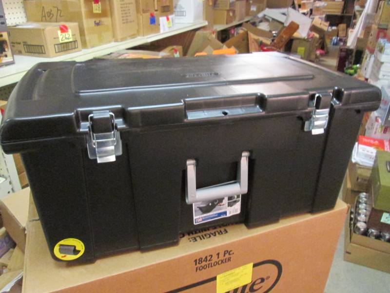 lot 55 image: Sterilite 92 quart Footlocker Stora...