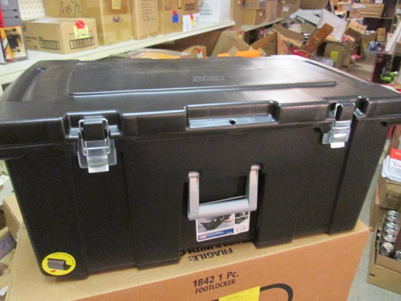 lot 57 image: Sterilite 92 quart Footlocker Stora...