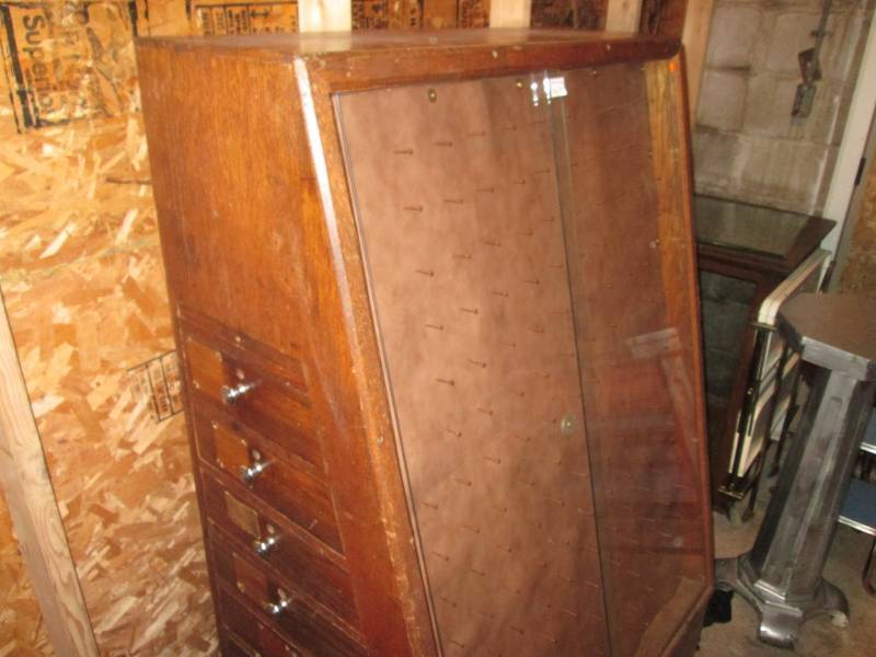 lot 107 image: Vintage Wood Case Knives Store Disp...