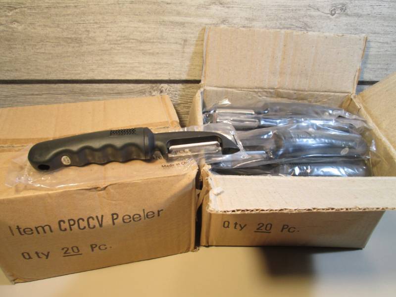 lot 112 image: Lot of 40 Vegetable Peelers 2 Boxes...