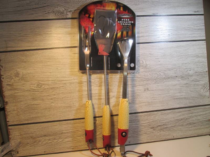 lot 116 image: 3pc Teton Grill Co. Pure Grilling T...