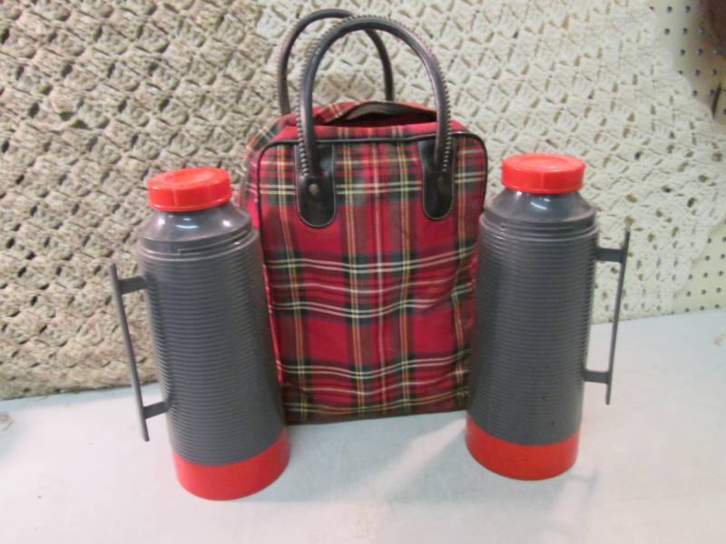 lot 123 image: Vintage Alladin Dura Clad Thermos S...