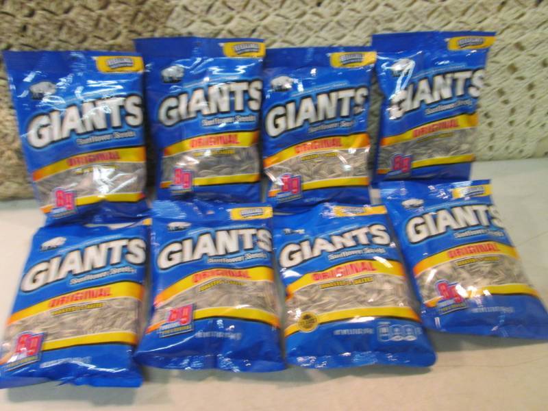 lot 126 image: 8 Bags of Giants Original Sunflower...
