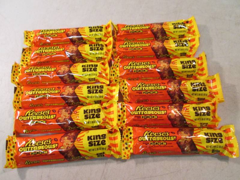 lot 146 image: 12 King Size Reeses Outrageous Cand...