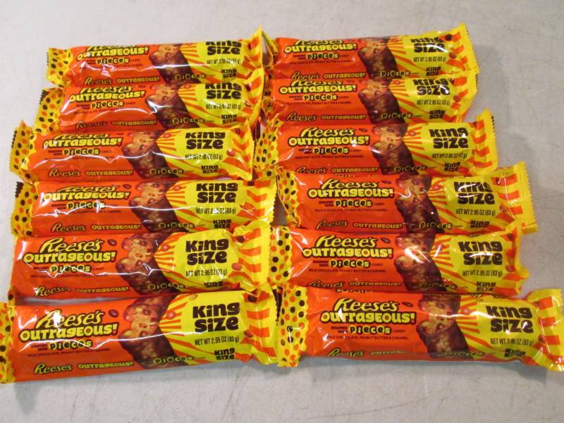 lot 147 image: 12 King Size Reeses Outrageous Cand...
