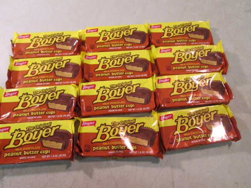 lot 160 image: 12 The Original Boyer Milk Chocolat...