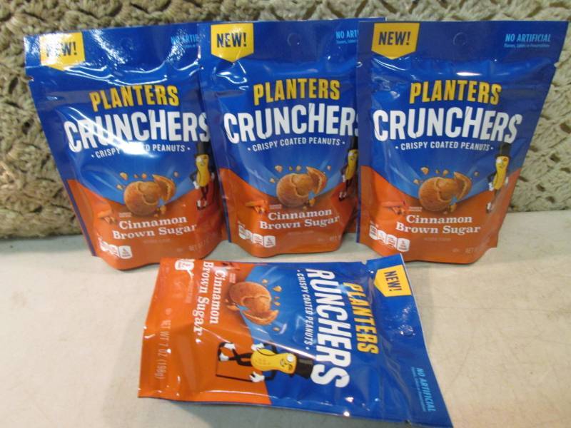 lot 170 image: 4 Bags of Planters Crunchers Cinnam...