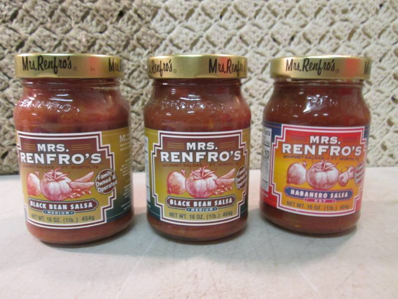 lot 191 image: 3 Jars of Mrs. Renfros Salsa 2 Bla...