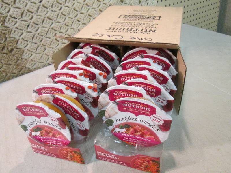 lot 196 image: Case of 24 RachaelRay Nutrish Purrf...