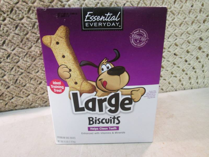 lot 199 image: 4 Pound Box of Large Dog Treat Bisc...