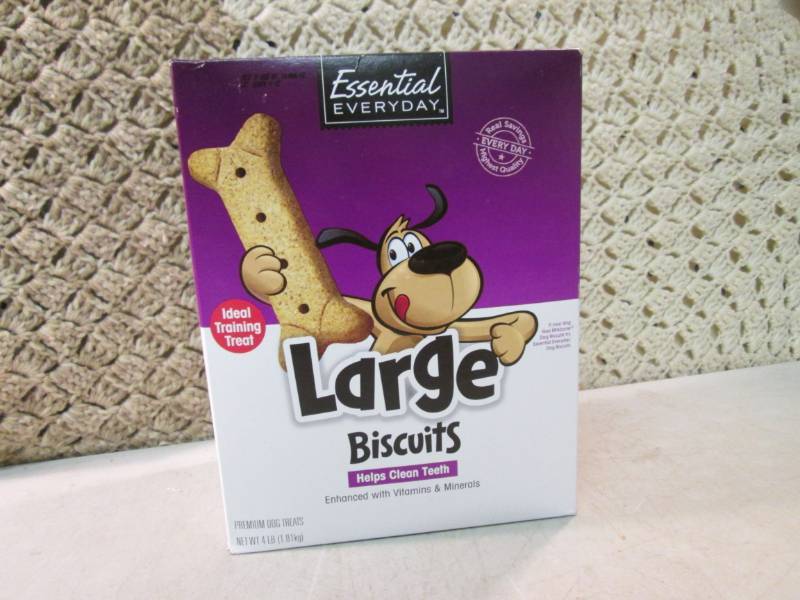 lot 200 image: 4 Pound Box of Large Dog Treat Bisc...