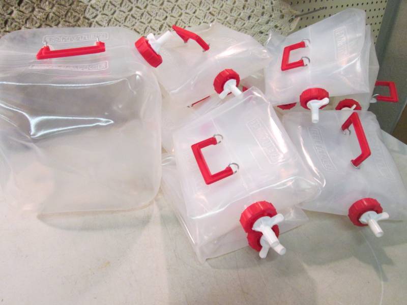 lot 204 image: Lot of 10 Fold-N-Carrier 5 Gallon W...