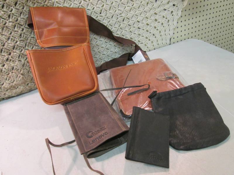 lot 259 image: Assorted Leather Items  CSB...