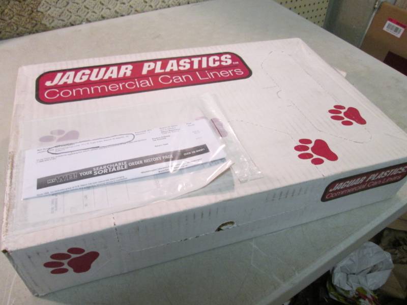 lot 261 image: Case of 2000 4 Gallon 17 x 18 Can...