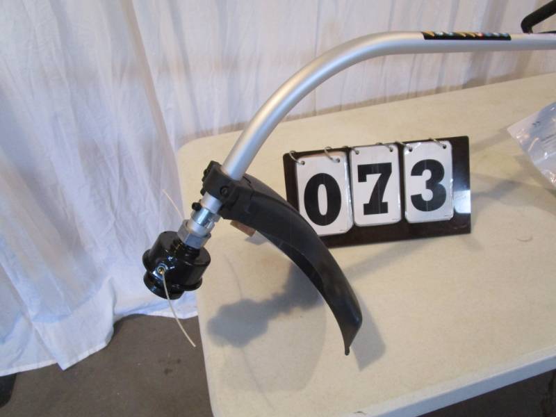 lot 73 image: Shimaha Curved Shaft Weed Eater