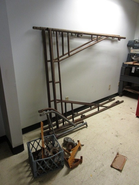 lot 106 image: SCAFFOLDING COMPONENTS