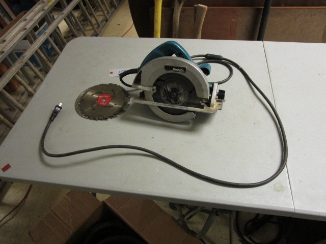 lot 118 image: MAKITA CIRCULAR SAW