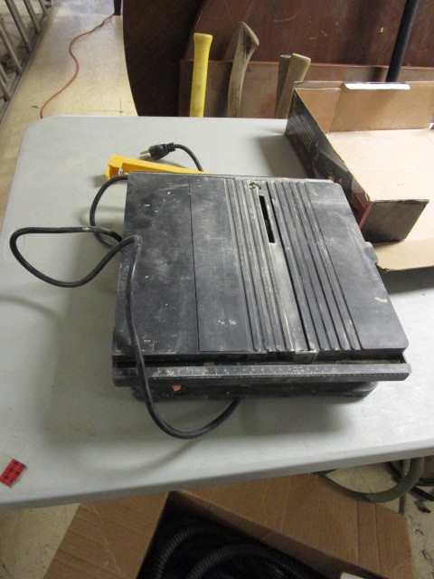 lot 121 image: 4 WET TILE SAW