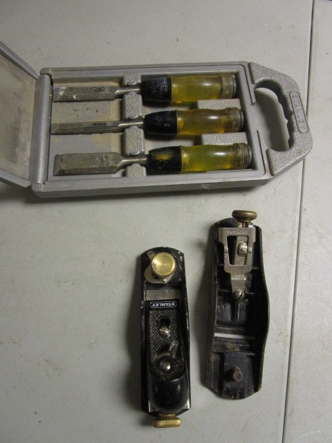 lot 131 image: PLANERS AND CHISELS