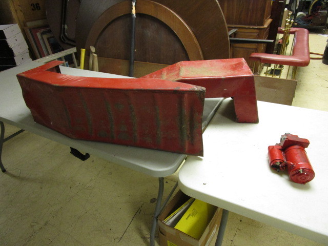 lot 148 image: WHEEL RISERS AND SMALL MOTOR