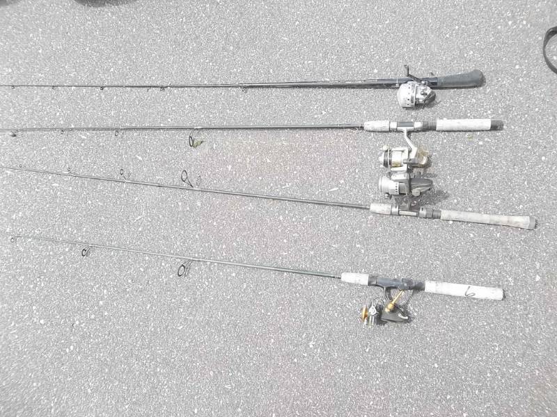 lot 6 image: 4-Rod & Reel Combos