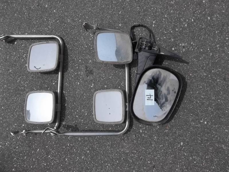 lot 14 image: Pain Extended Truck Mirrors, 1-Dodge Truck Mirror