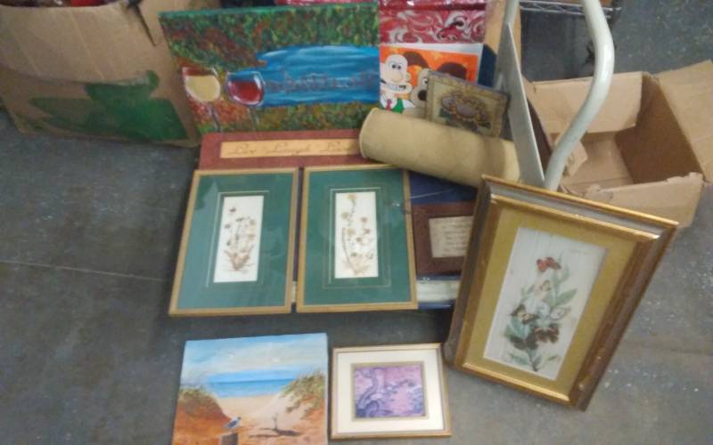 lot 31 image: Lot Of Pictures, Paintings, Wall Decor