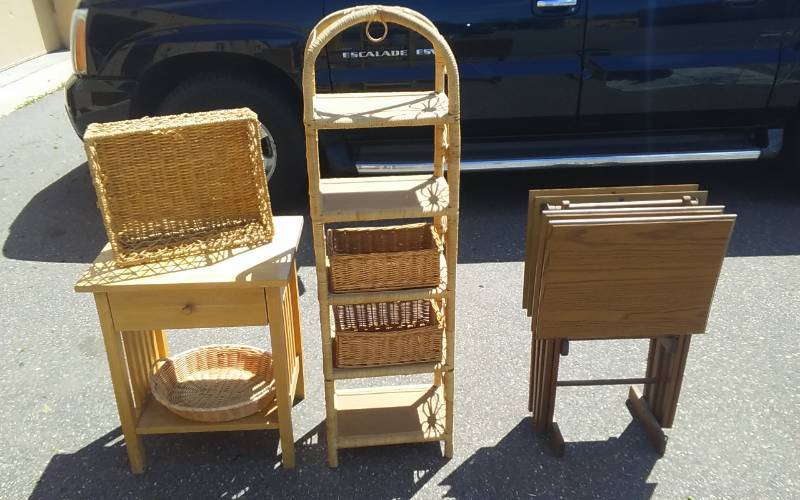 lot 39 image: Wicker Shelf With Assorted Baskets, Side Cabinet With 1-Drawer 21x16x25
