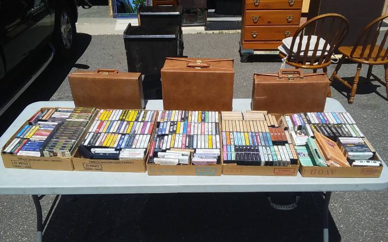 lot 45 image: Large Collection Of Cassette Tapes & Cases