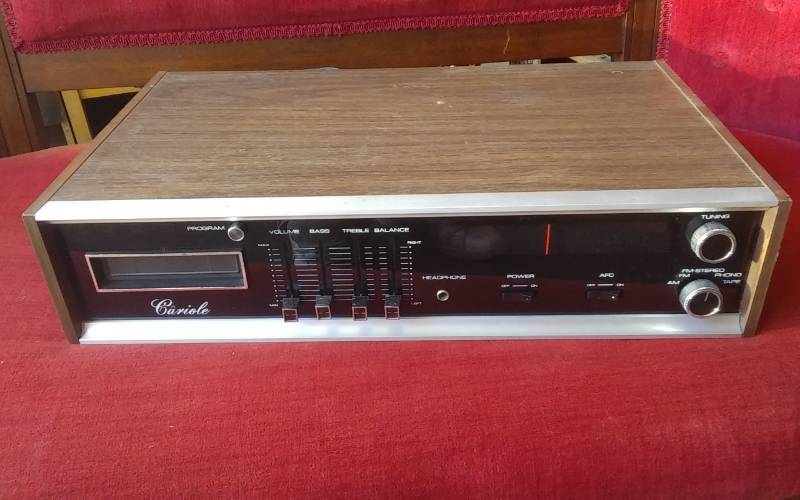 lot 47 image: Vintage Cariole AmFm Receiver
