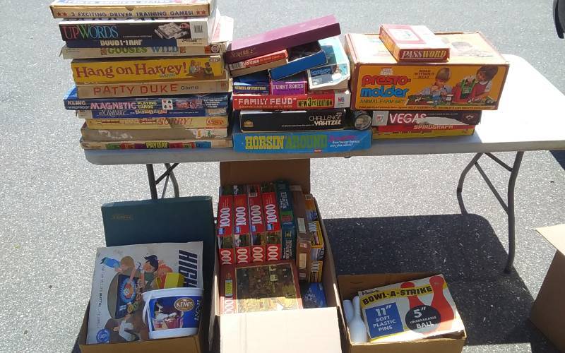 lot 51 image: Large Lot Of VintageCollectible Board Games & Puzzles (Scrabble, Road Runner, Patty Duke, Horsin Around, More)