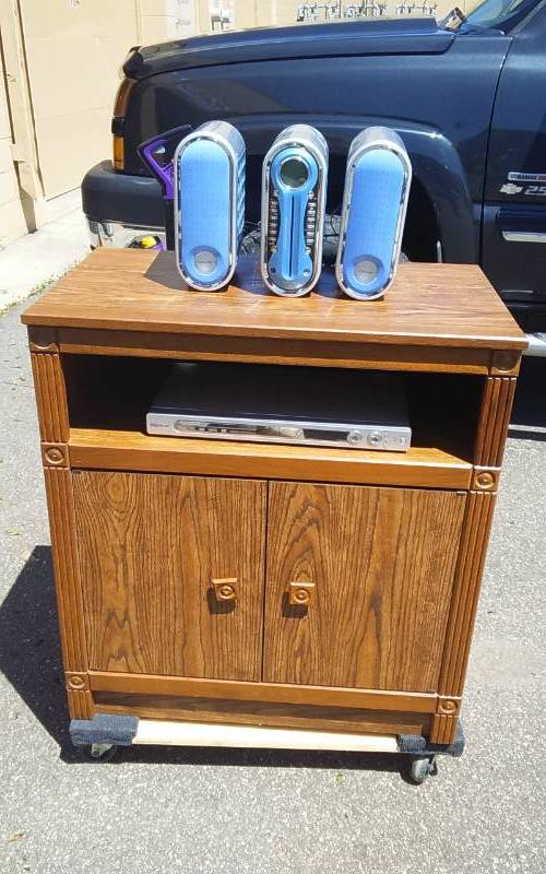 lot 61 image: 2-Door Cabinet 29x17x32 With Craig Stereo & Memorex DVDCD Player