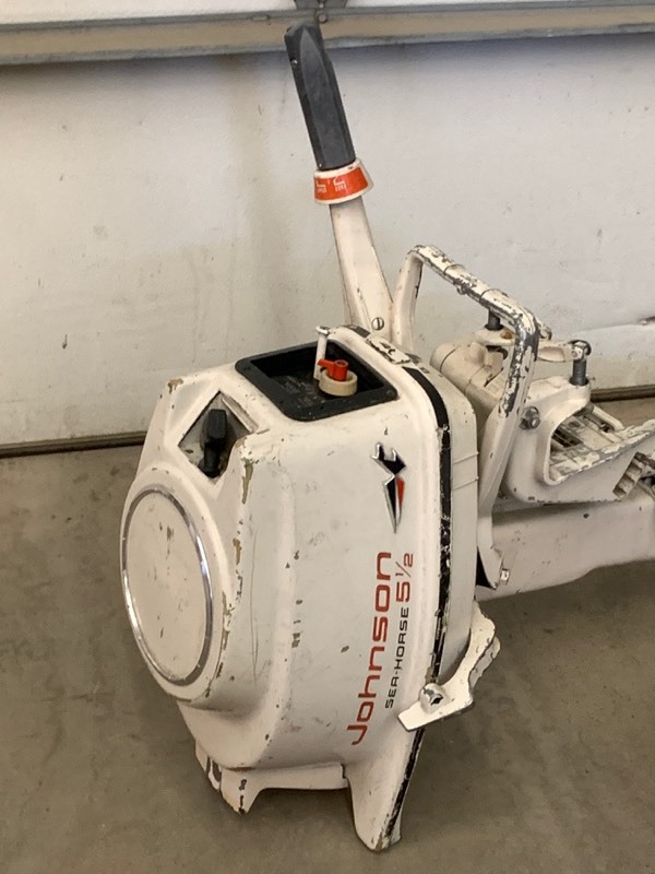 lot 5 image: Johnson 5.5HP Outboard Motor