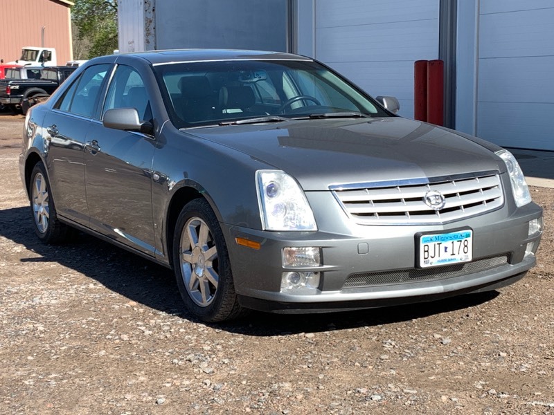 lot 3 image: 2006 Cadillac STS