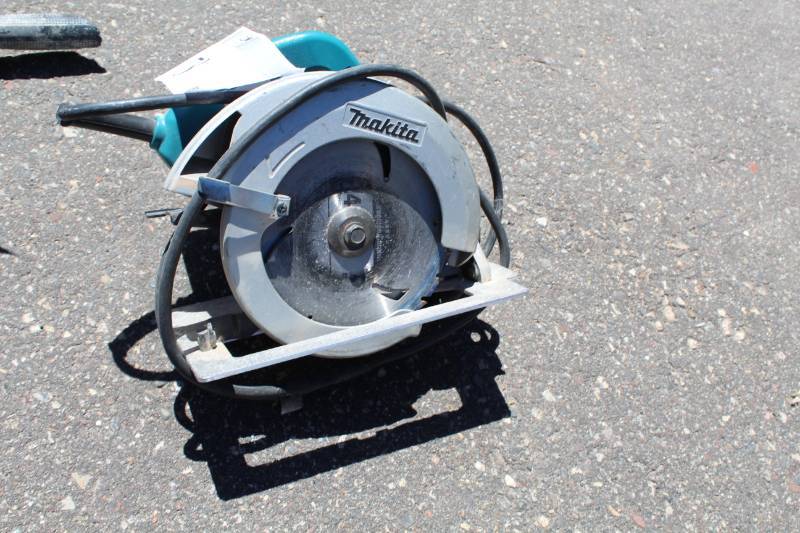lot 78 image: Makita 10in. Circular Saw