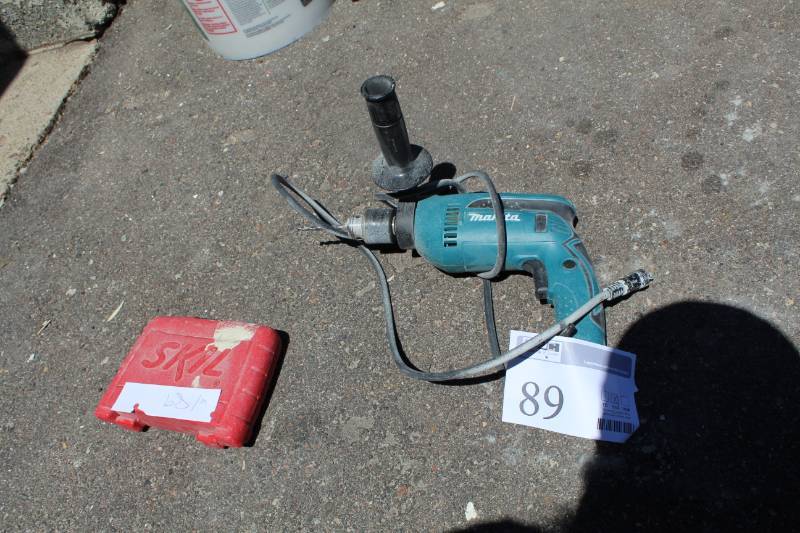 lot 89 image: Makita ConcreteSteel Drill with Drill Bit Set