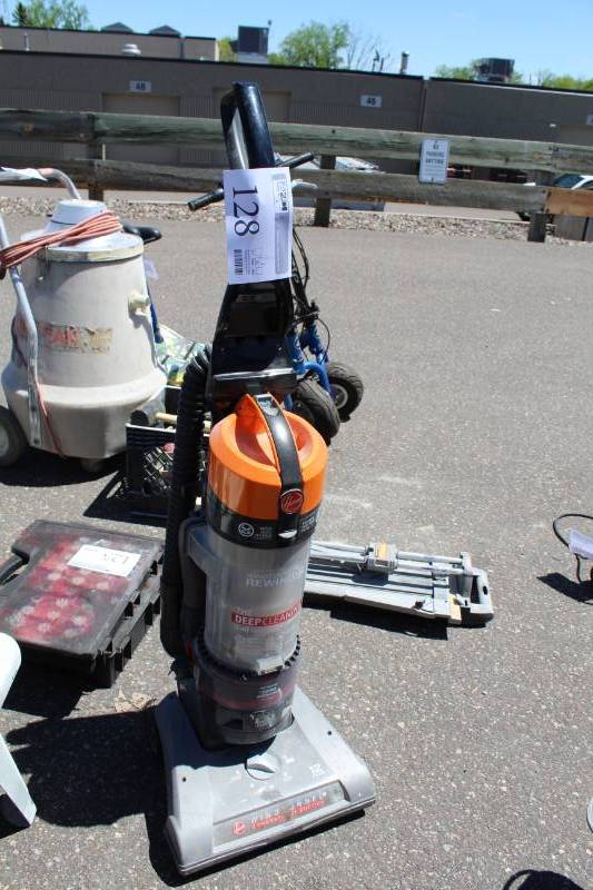 lot 128 image: Hoover Wind Tunnel Deep Cleaning Dual Cycle Upright Carpet Cleaner