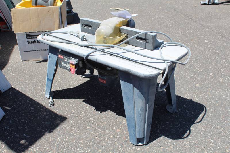 lot 107 image: Ryobi Router Table