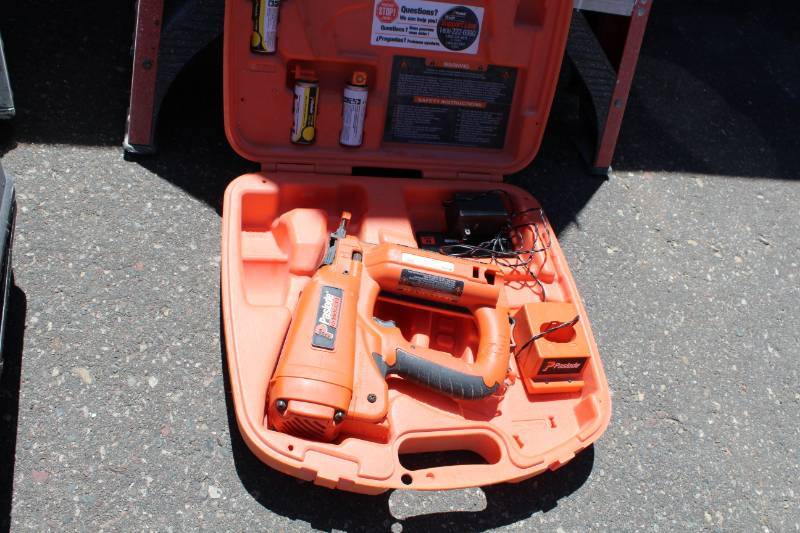 lot 110 image: Paslode 6VDC Cordless 18 Gauge Finish Nailer, Battery, Charger, Case