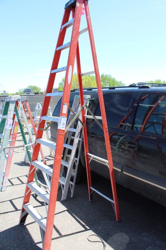 lot 139 image: Werner 10ft. Step Ladder