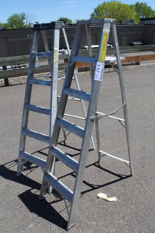 lot 142 image: Lot of (2) Werner 6ft. Aluminum Step Ladders