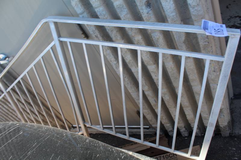lot 185 image: 2-Step Metal Staircase Railing