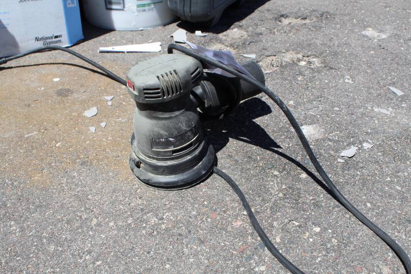 lot 138 image: Porter-Cable 5in. Random Orbit Sander