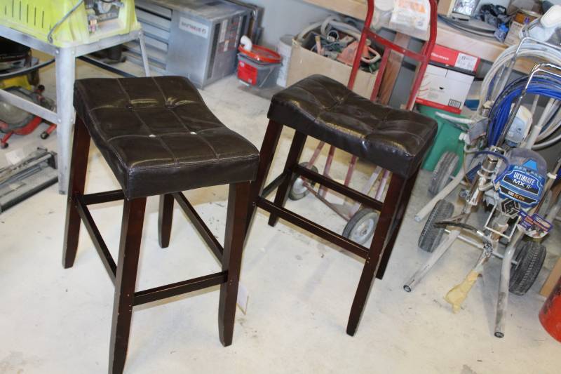lot 184 image: Lot of (2) Padded Bar Stools