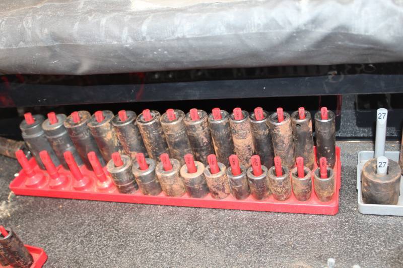 lot 167 image: Lot of (2) SAEMetric Socket Sets with Socket Keepers