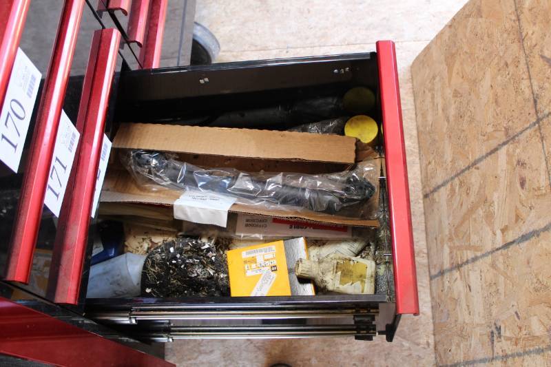 lot 173 image: Oil Cooler Kit, Screws Kit, Gasket Kit