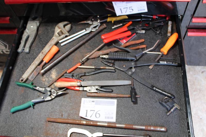 lot 176 image: Adjustable Wrenches, Screwdrivers, Hammers, Snips