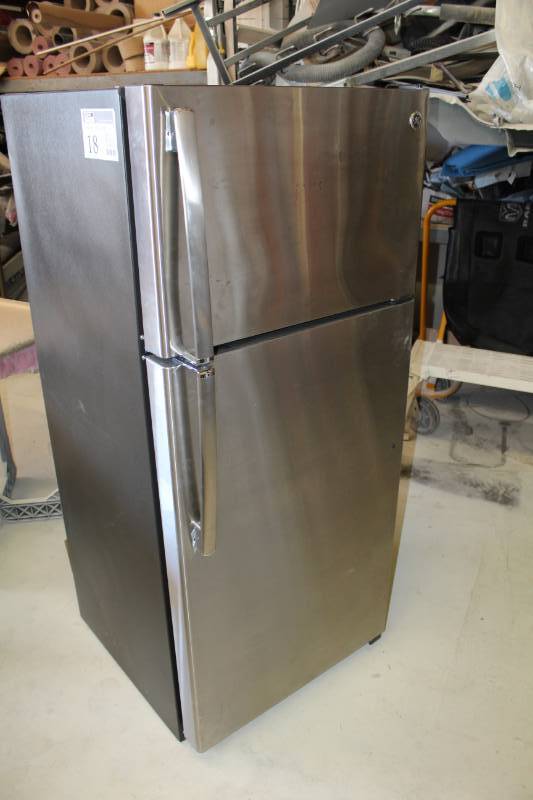 lot 18 image: GE Stainless Steel Refrigerator Freezer