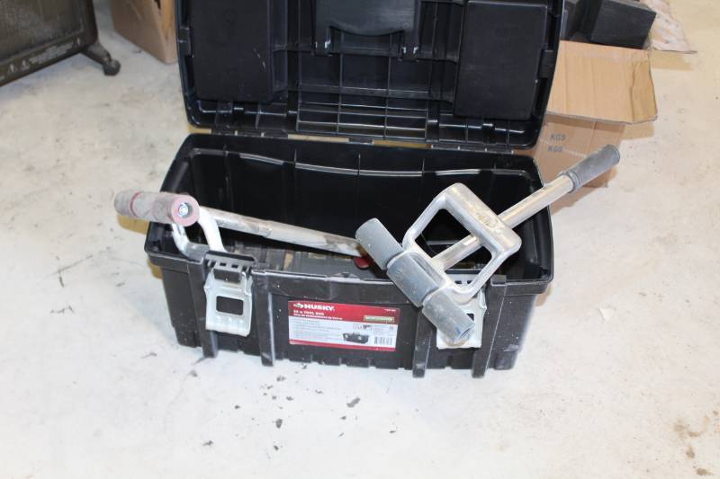 lot 33 image: Lot of (2) Laminate  Linoleum Hand Rollers with Husky Toolbox